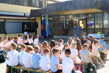 PRVI ŠOLSKI DAN CERKNICA 16 FOTO LJUBO VUKELIČ